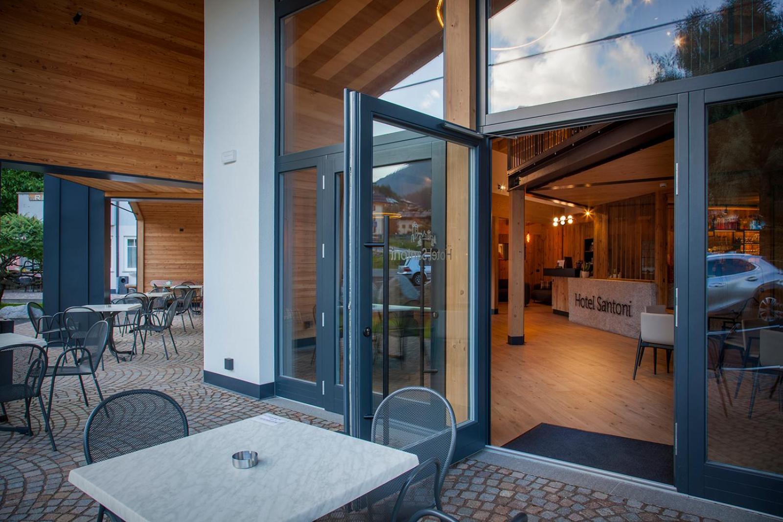 Santoni Hotel 3*