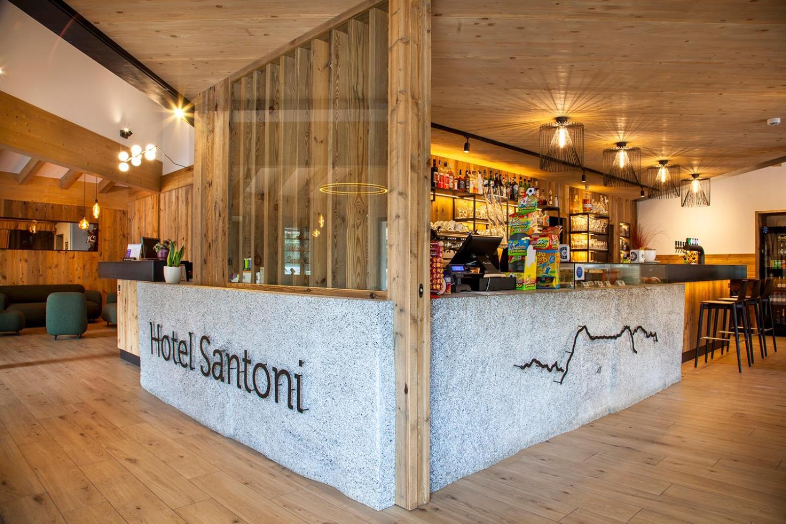 Santoni Hotel